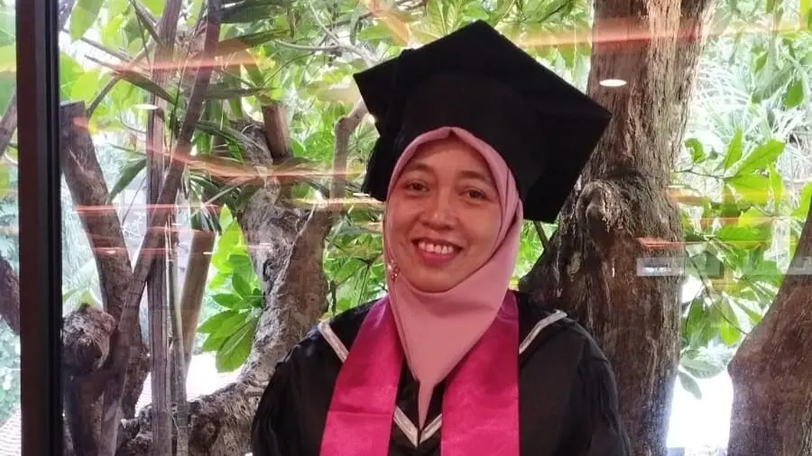 Puspitawati, S.Pd., M.M. Resmi Wisuda S2, Bukti Komitmen SD Musix Gadung Tingkatkan Kualitas Pendidikan