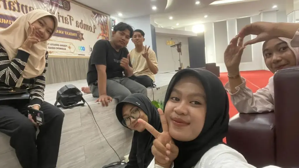 Panitia Lomba Tari HIMA PGSD UMLA Sulap Convention Hall Jadi Meriah