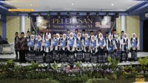 179 Siswa Kelas VI SD Muhida Sidoarjo Resmi Dilepas, Suasana Haru Warnai Acara