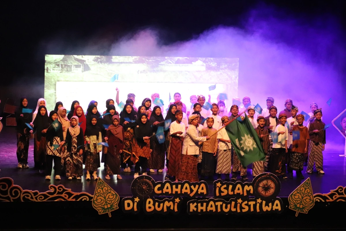 425 Siswa SD Muhammadiyah 24 Surabaya Pentaskan Drama Kolosal Sejarah Islam Berkemajuan