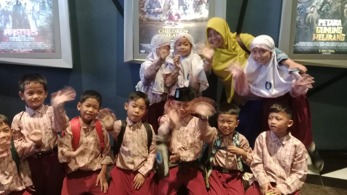 Belajar Empati Lewat Film, MI Muhammadiyah 25 Surabaya Gelar Nobar Children of Heaven (2)