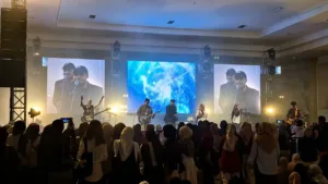 Duet Penuh Nostalgia, Direktur Smamita Tampil Memukau dengan Lagu “Kangen” di Acalapati 2026