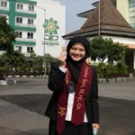 Guru SMP Muhammadiyah Imam Syuhodo Raih Gelar Magister Pendidikan