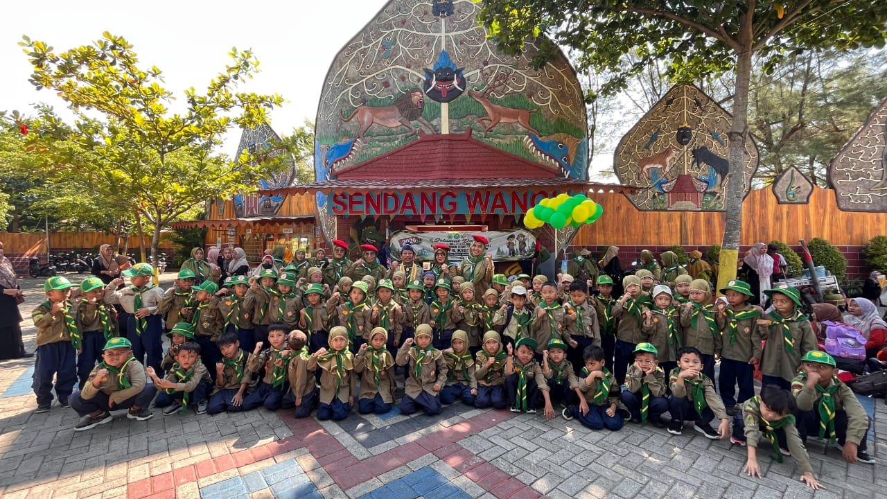 Ketua Kwarwil HW Jatim Buka Mom & Kids Camp Pandu Tunas Athfal Cabang Sugio