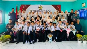 MI Muhammadiyah 2 Kedungbanteng Lepas Siswa Kelas 6, Bekali Akhlak dan Semangat Menuntut Ilmu