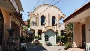 Intip Masjid Unik di Tengah Gang Peneleh Surabaya