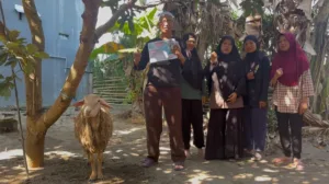 LDK PDM Kota Blitar Salurkan Daging Kurban untuk Mualaf Binaan