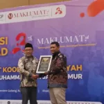 LHKP PWM Jatim Beri Lifetime Achievement untuk Muhammad Mirdasy