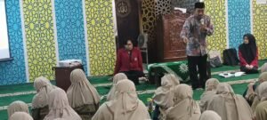 Cegah Bullying Sejak Dini, Mahasiswa UM Surabaya Implementasikan PJBL di SD Musix