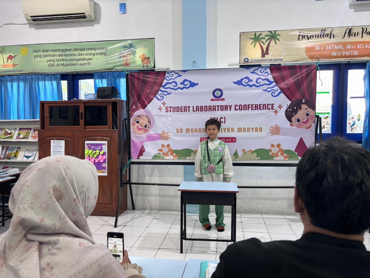 Student Laboratory Conference (SLC) SDMM Gresik: Ketika Anak-Anak Berani Menunjukkan Hasil Belajarnya