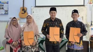Kepala SD Muhlas Beri Apresiasi Guru Purnatugas: Jasa tak Terlihat, Kebermanfaatan Akan Selalu Hidup