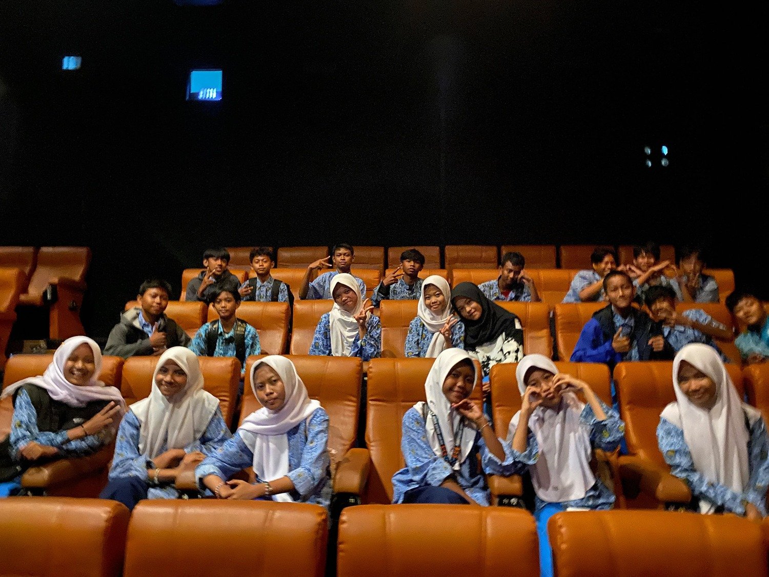 Penyegaran usai SAT, MTs Muhammadiyah 19 Surabaya Nobar Children of Heaven