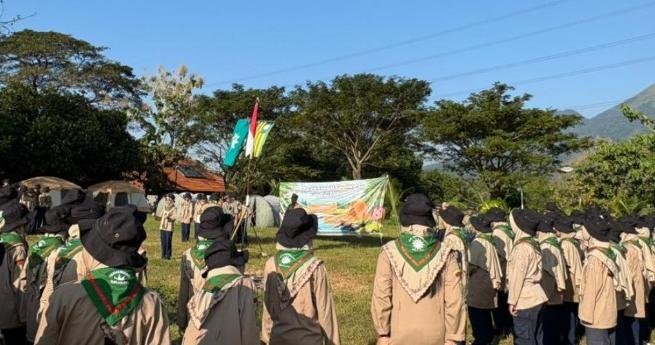 SMP Muhammadiyah 1 Surabaya Dorong Kepedulian Lingkungan dengan Perkemahan Akbar