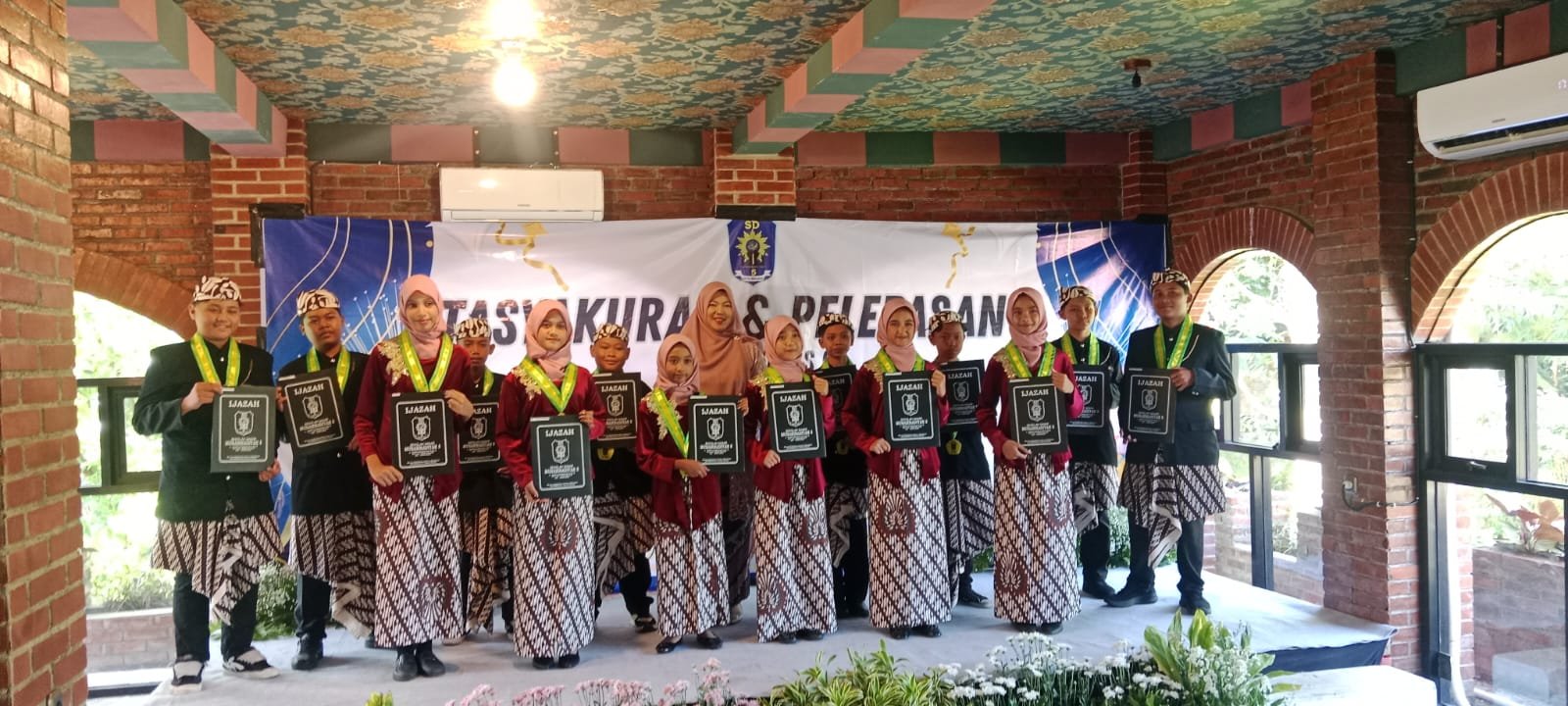 Menengok Tasyakuran dan Pelepasan Kelas 6 SD Muhammadiyah 5 Kota Malang