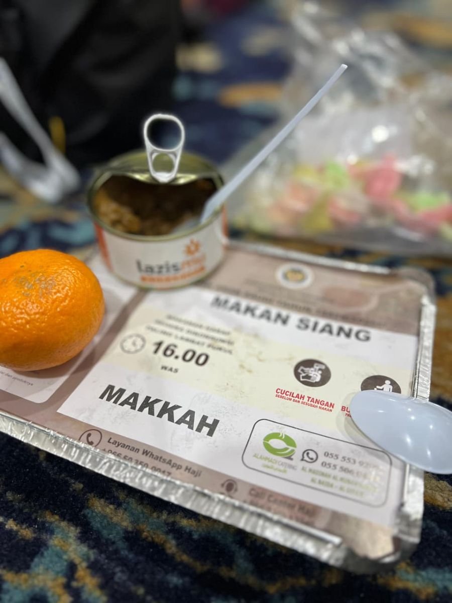 Menjaga Selera dan Fisik Jemaah Haji Lansia di Tanah Suci Melalui Kaleng Rendangmu