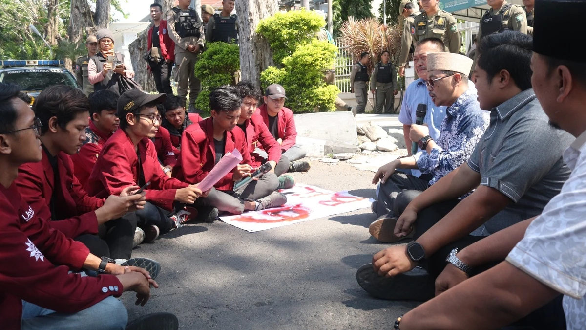 PC IMM Sidoarjo Gelar Aksi Tata Ulang Indonesia, Sampaikan Enam Tuntutan di DPRD (2)