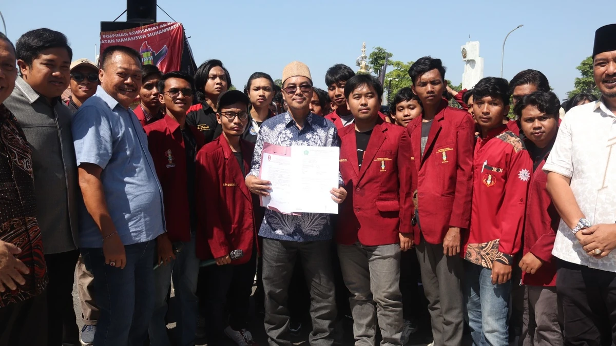 PC IMM Sidoarjo Gelar Aksi Tata Ulang Indonesia, Sampaikan Enam Tuntutan di DPRD