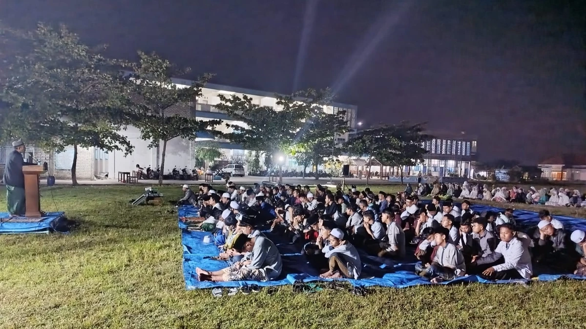 Ratusan Warga Muhammadiyah Leran Kulon Ikuti Subuh Berjamaah dan Pembagian Rapor