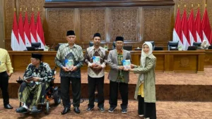 SD Muhammadiyah 3 ICP Sumberrejo Luncurkan Buku Antologi Puisi Kedua