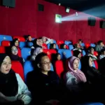 SMK Models Banyuwangi Perkuat Kebersamaan Lewat Nobar Film
