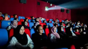 SMK Models Banyuwangi Perkuat Kebersamaan Lewat Nobar Film