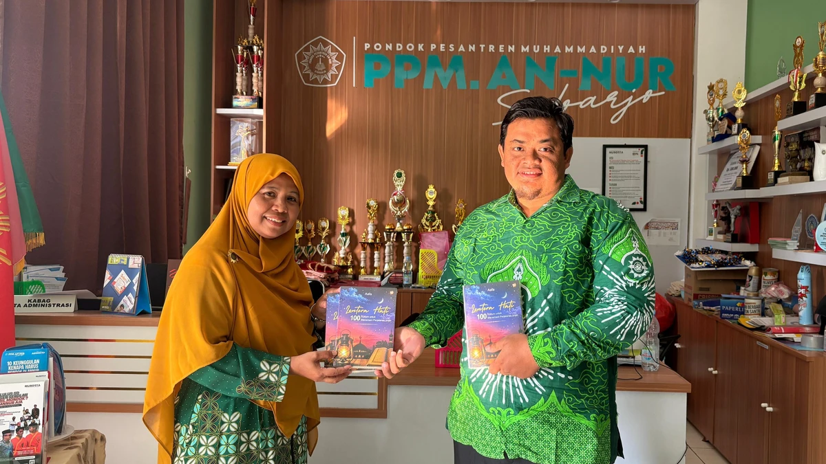 Santri Pesantren Muhammadiyah An Nur Sidoarjo Ubah Pelanggaran Menjadi Karya Buku