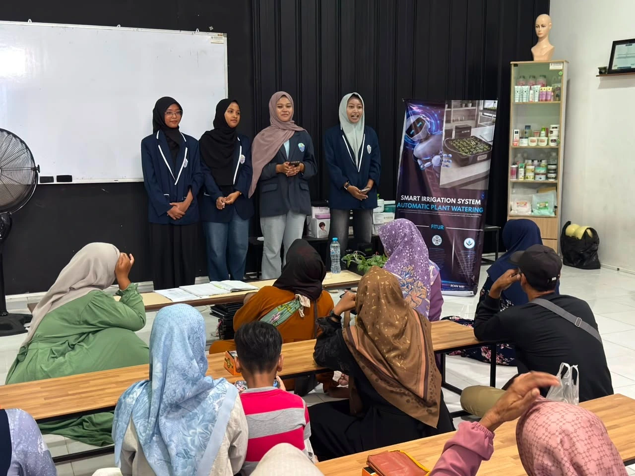 Siswa TKJ SMK Muhammadiyah 3 Gresik Presentasikan Karya Teknologi di Hadapan Wali Murid