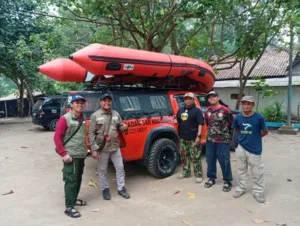 KOKAM dan MDMC Kabupaten Kediri Turut dalam Pencarian Santri MMQ Terseret di Pantai Pangi Blitar