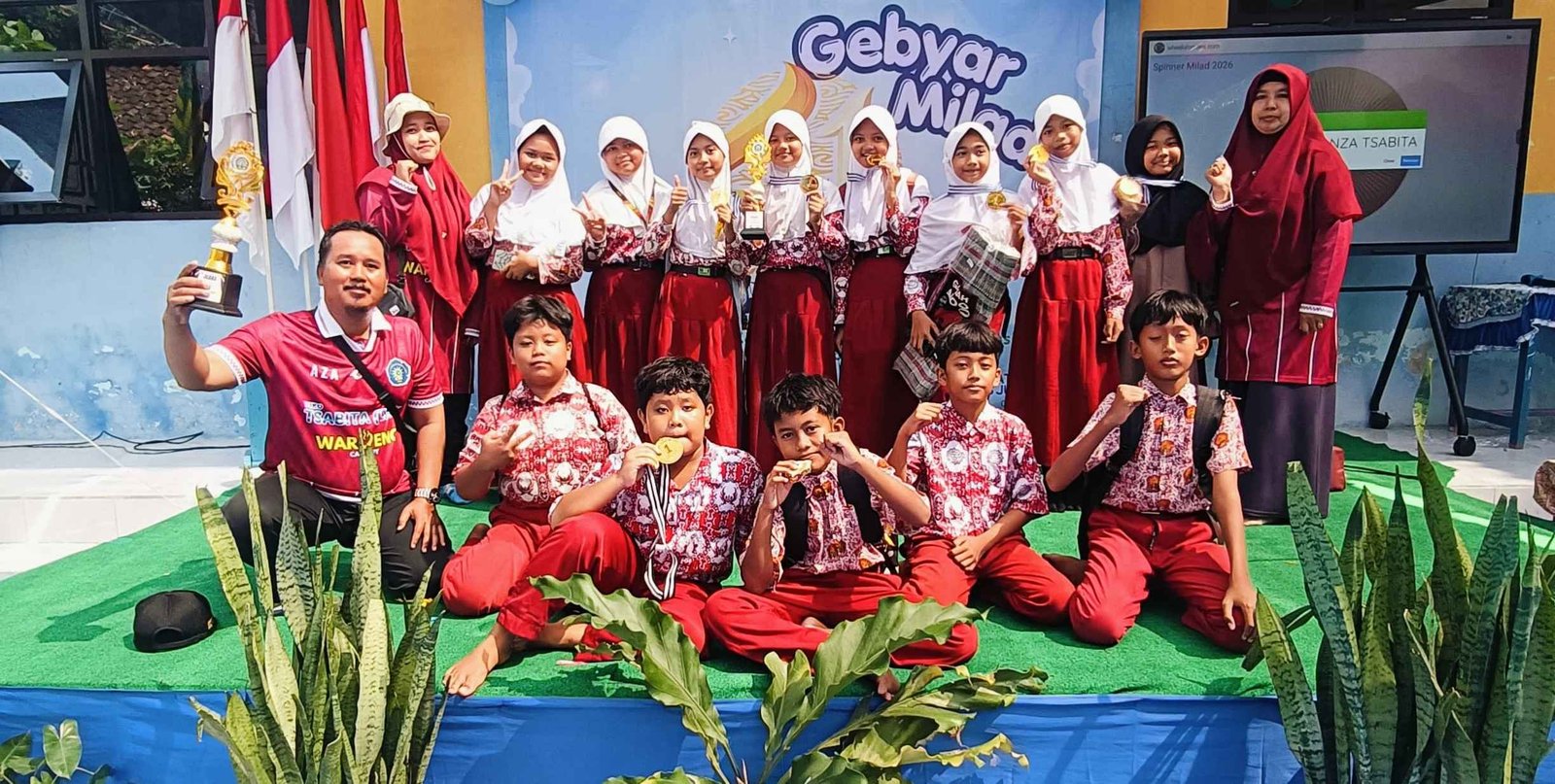 MI Muhammadiyah 11 Jabung Borong Dua Gelar Juara 1 di Gebyar Milad SMP Muhammadiyah 17 Laren