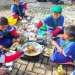 Hujan Tak Padamkan Semangat Siswa SD Almadany Tunjukkan Kepiawaian Memasak