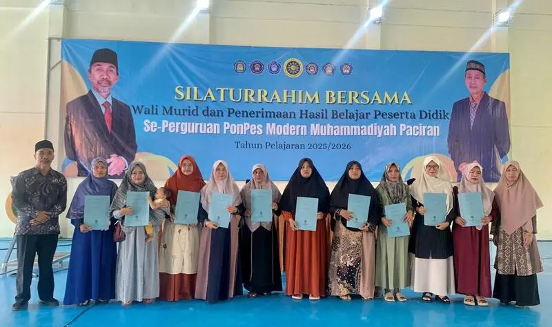 MI Muhammadiyah 02 Pondok Modern Paciran Berikan Beasiswa kepada 10 Siswa Berprestasi 