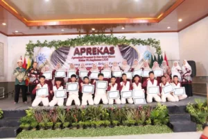 Penyerahan Piagam Siswa Berprestasi Warnai Kemeriahan Aprekas Mimsapa