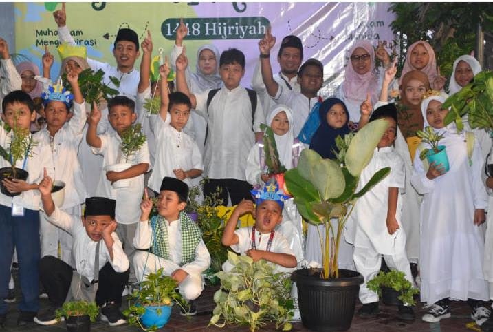 Semarak Pawai 1 Muharram dan Hari Perlindungan Bumi, Siswa Muhida Tebar Pesan Hijrah dan Cinta Lingkungan