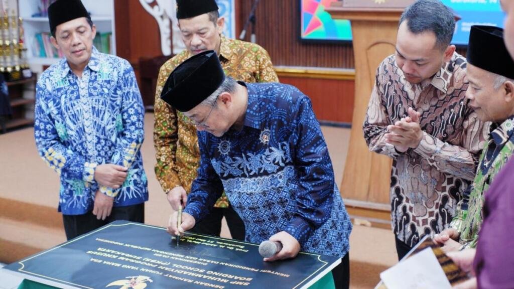 Abdul Mu’ti Resmikan SMP Muh PKBS Surakarta pada Hari Ber-Muhammadiyah