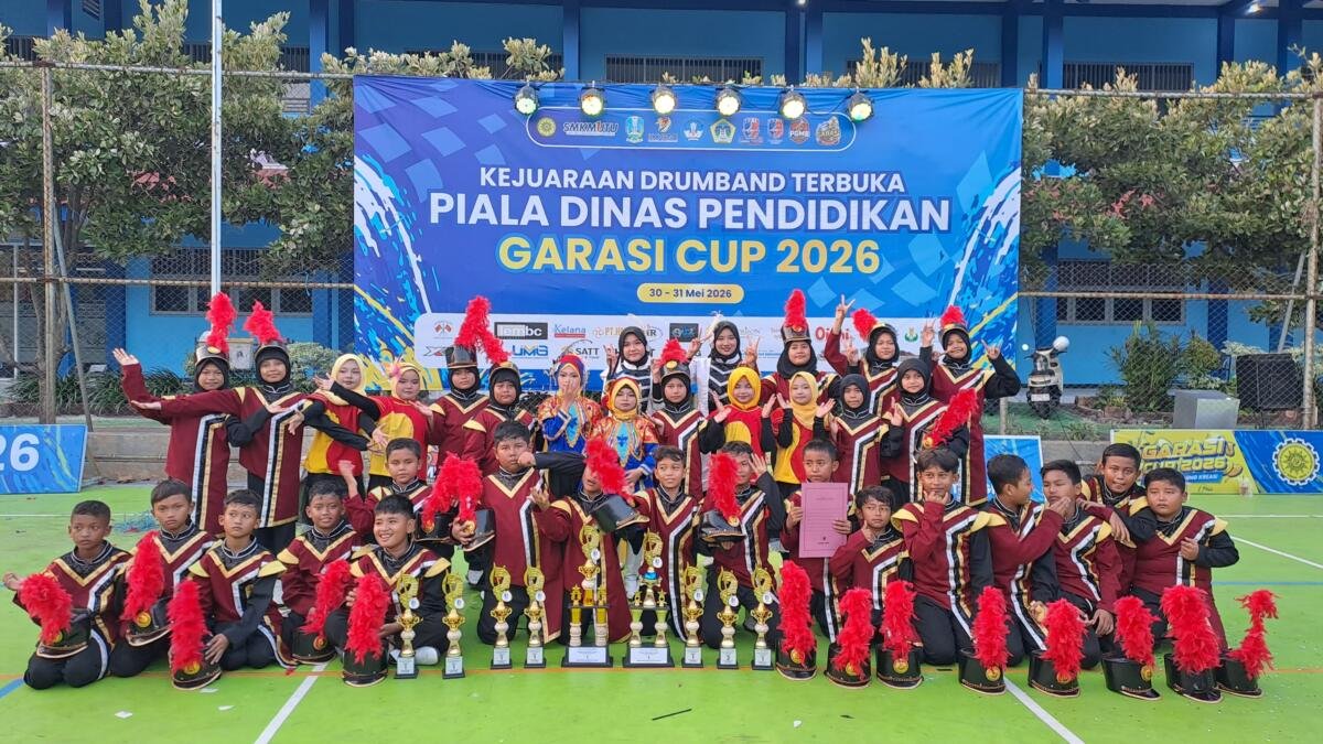 Drumband Gema Melirang Ceria Jadi Sorotan di Kejuaraan Garasi Cup Jawa Timur