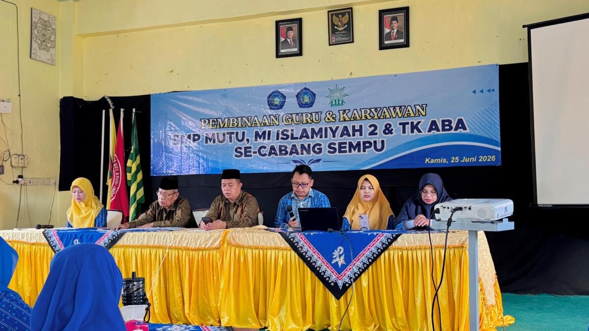 Guru dan Karyawan AUM Sempu Teken Pakta Integritas Pendidikan