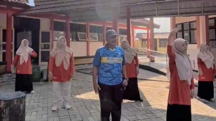 Interactive Flat Panel Permudah Guru Mengajar, Pembelajaran di SMPN 2 Kutasari Makin Interaktif