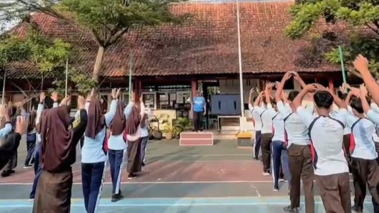 Interactive Flat Panel Permudah Guru Mengajar, Pembelajaran di SMPN 2 Kutasari Makin Interaktif