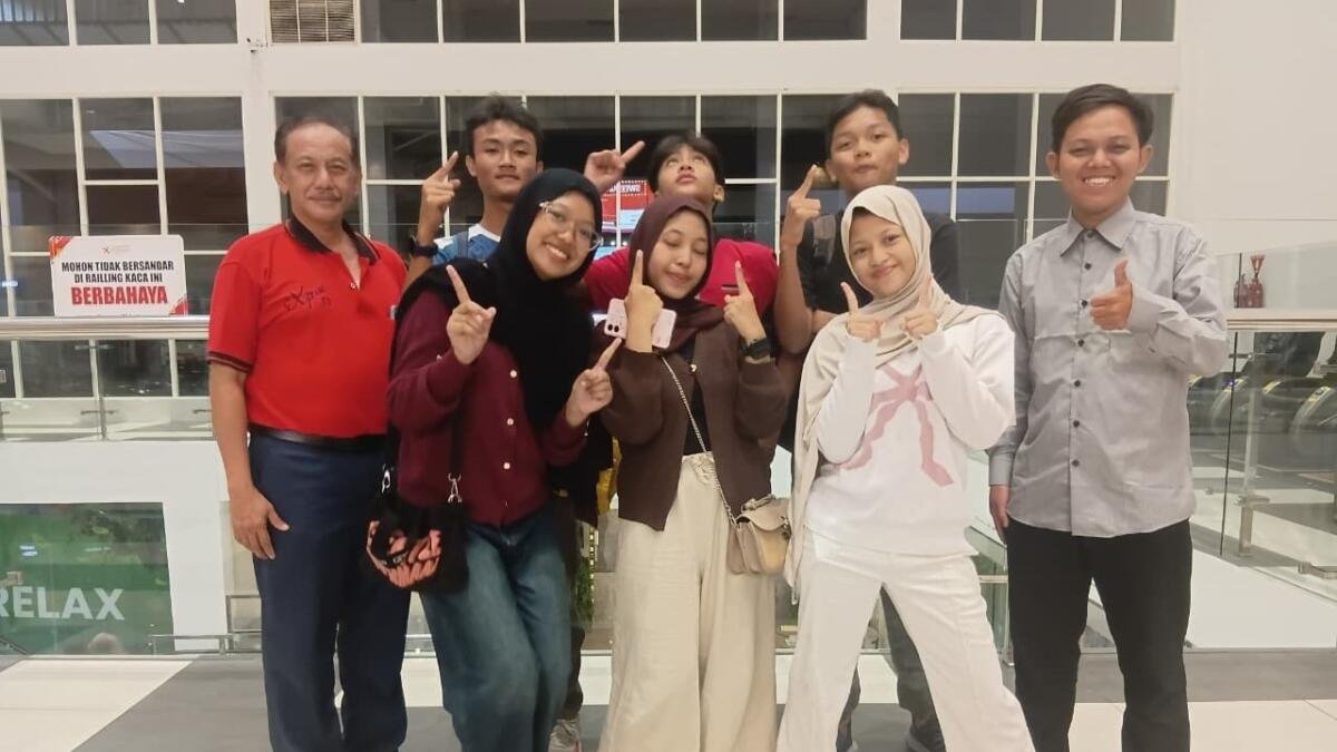 IPM SMP Muhammadiyah 1 Surabaya Ikuti Nobar Film Children of Heaven