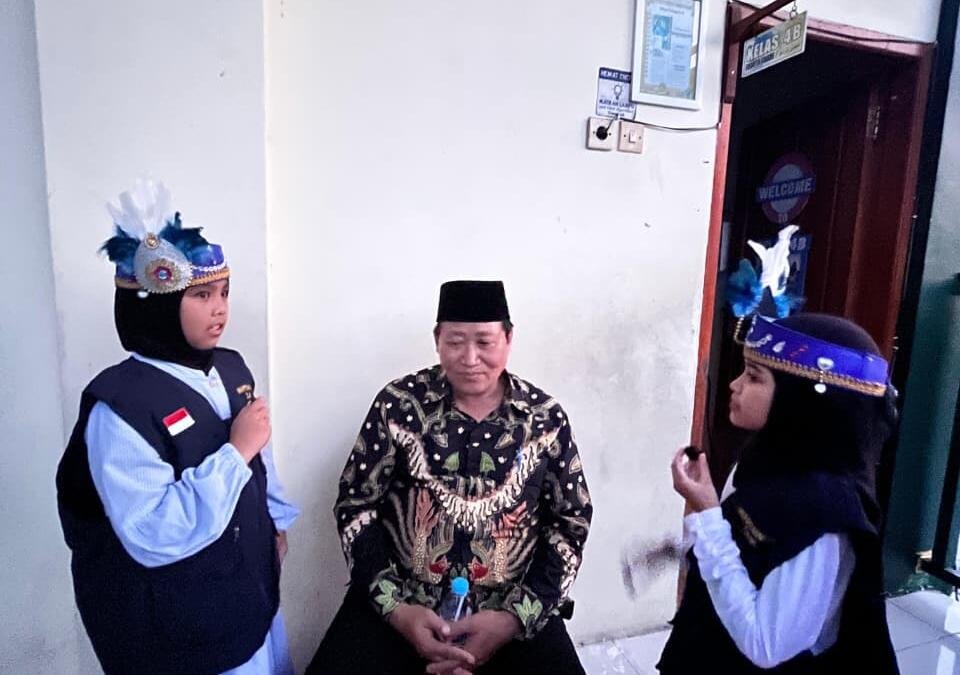 Jurnalis Cilik SD Mutu Wawancarai Pimpinan PWM Jatim di Pembukaan AMM #4