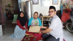 Kelulusan Rasa Silaturahmi, Kepala SD Muhammadiyah Melirang Antar Langsung SKL ke Rumah Siswa