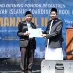 Kemendikdasmen Serahkan Bantuan untuk MIBS Manarul Ilmi Kepohbaru