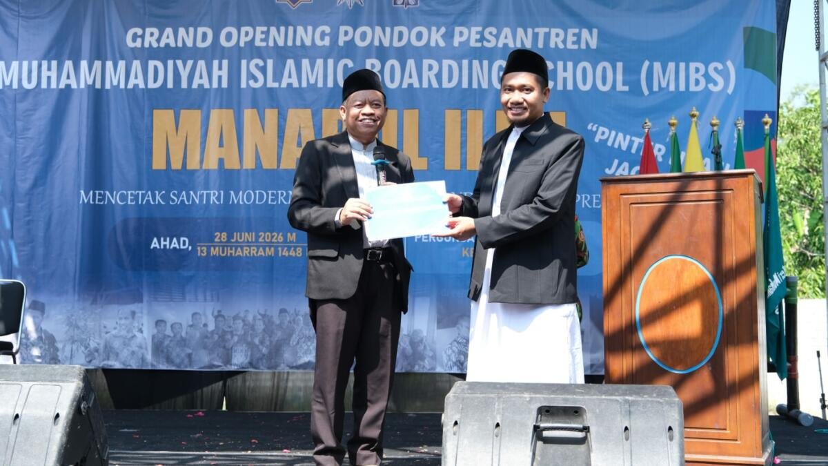 Kemendikdasmen Serahkan Bantuan untuk MIBS Manarul Ilmi Kepohbaru