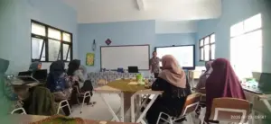 Sinergi Dua Sekolah, PDM Kota Blitar Gembleng Guru Lewat Workshop AI dan Pembelajaran Mendalam