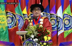Umsura Wisuda 456 Lulusan, Siapkan Prodi Baru dan 9 Guru Besar