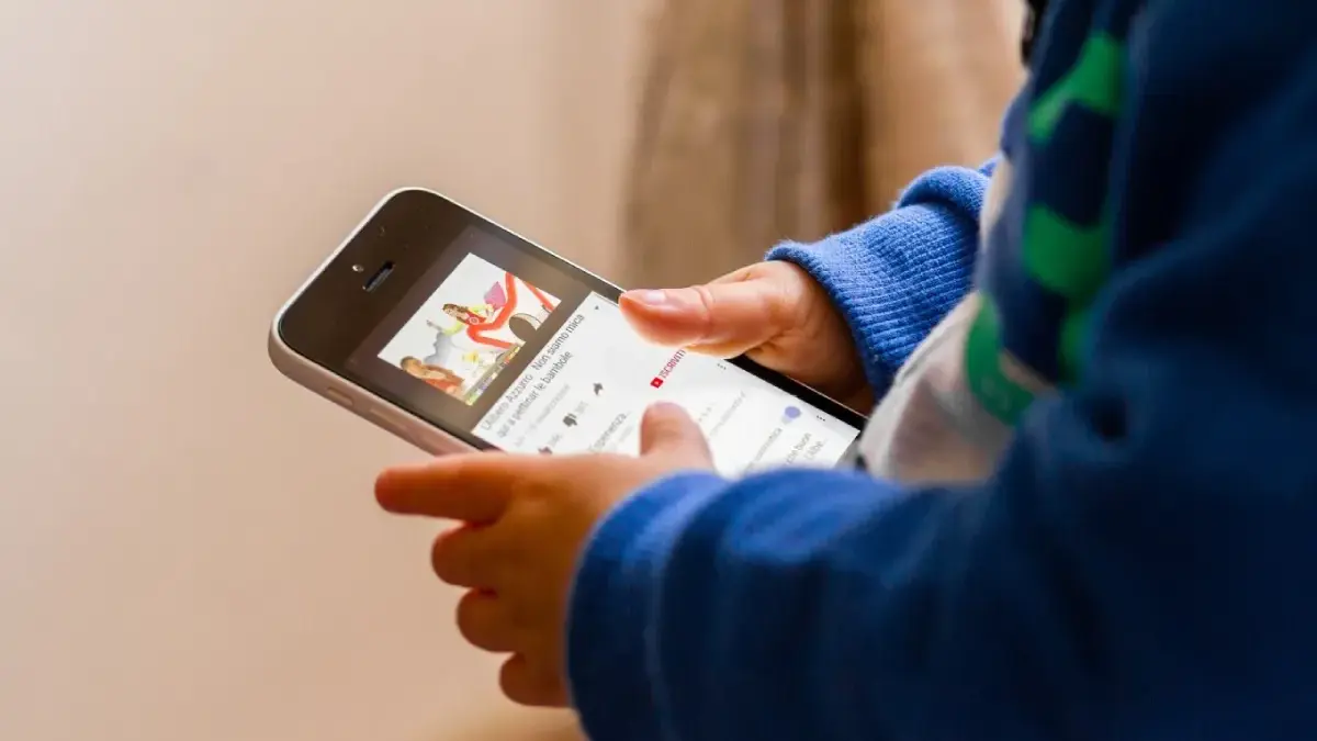 Dosen Umsura: Gadget Berlebihan Bisa Mengikis Minat Baca Anak