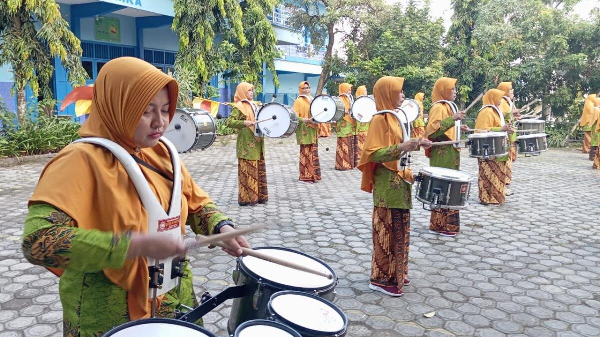Korps Drumband Jaya Pertiwi Aisyiyah Sendangagung Tampil pada Pembukaan Milad ke-109 PCA Paciran