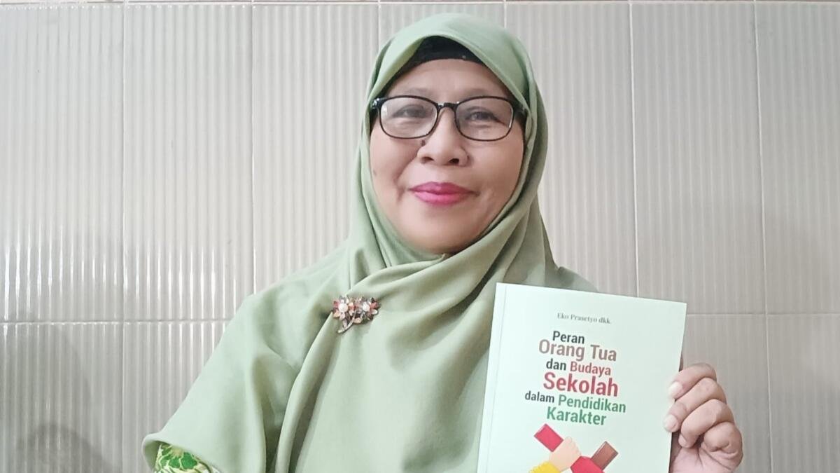 Lewat Buku Antologi Nasional, Musyrifah Ajak Orang Tua dan Sekolah Bersinergi Membentuk Karakter Anak