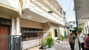 Lima Pemuda yang Memandu Jalan KH Ahmad Dahlan saat Bertabligh di Surabaya