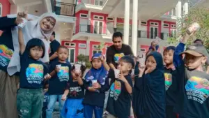 Lomba Kupas Telur Puyuh Balita Meriahkan Family Gathering Kader Sang Surya